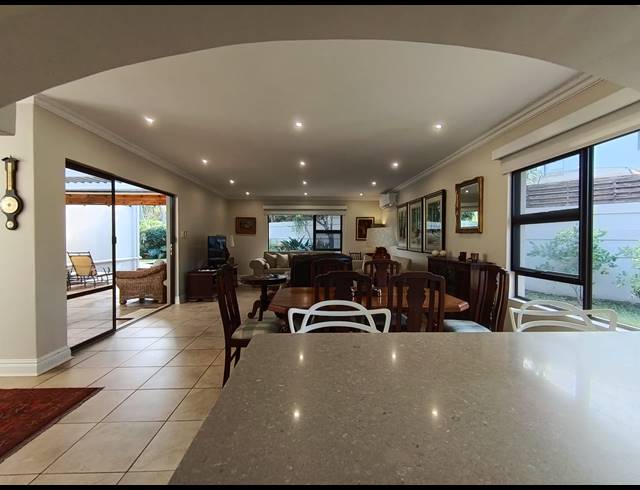 4 BEDROOM HOUSE FOR SALE IN PORT ZIMBALI ESTATE